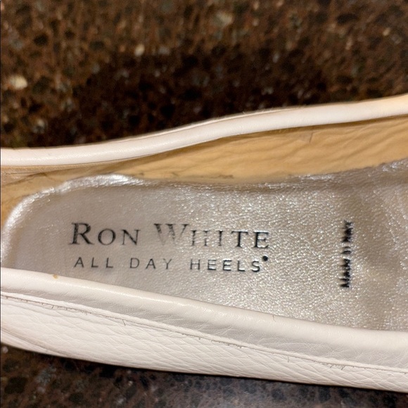 Ron White women’s driving Loafers, white with silver bow made in Italy size 5.5 - Picture 4 of 9